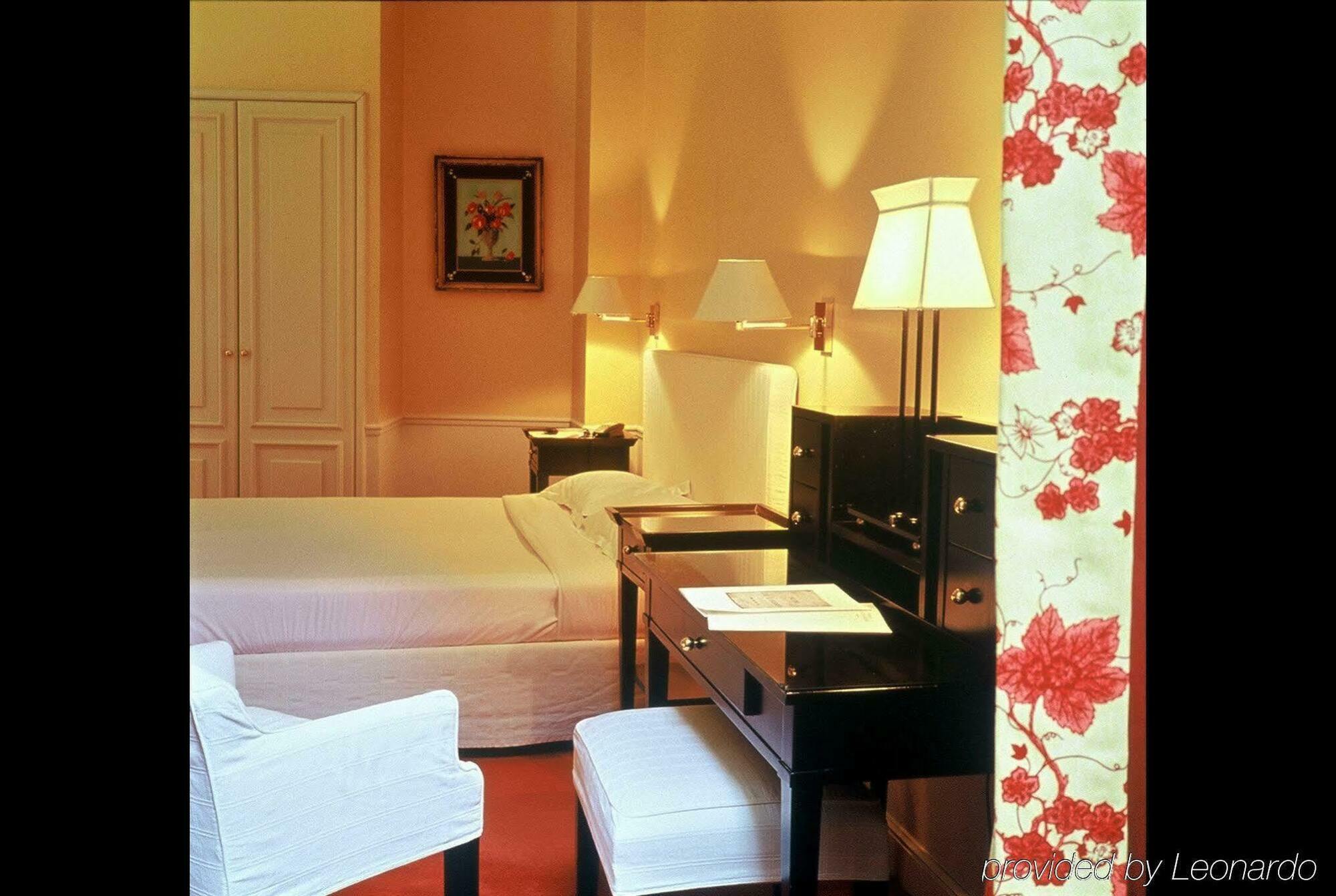 Hotel Le Lavoisier Paris Room photo